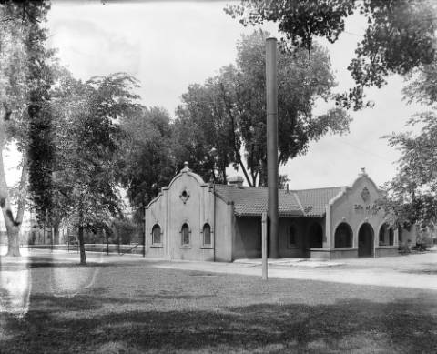 Courtesy the Denver Public Library, Western History Collection, X-27634