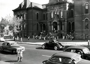 Franklin School with children in front. Courtesy DPL, Western History Collectio WH1990